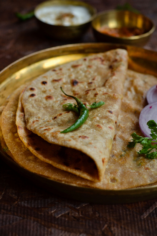 aloo paratha with Green Chili and onion